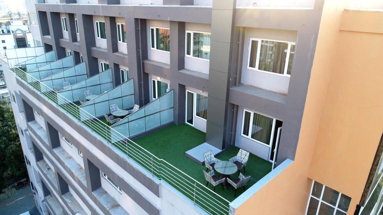 Apricot Hotel , Ahmedabad Exterior photo