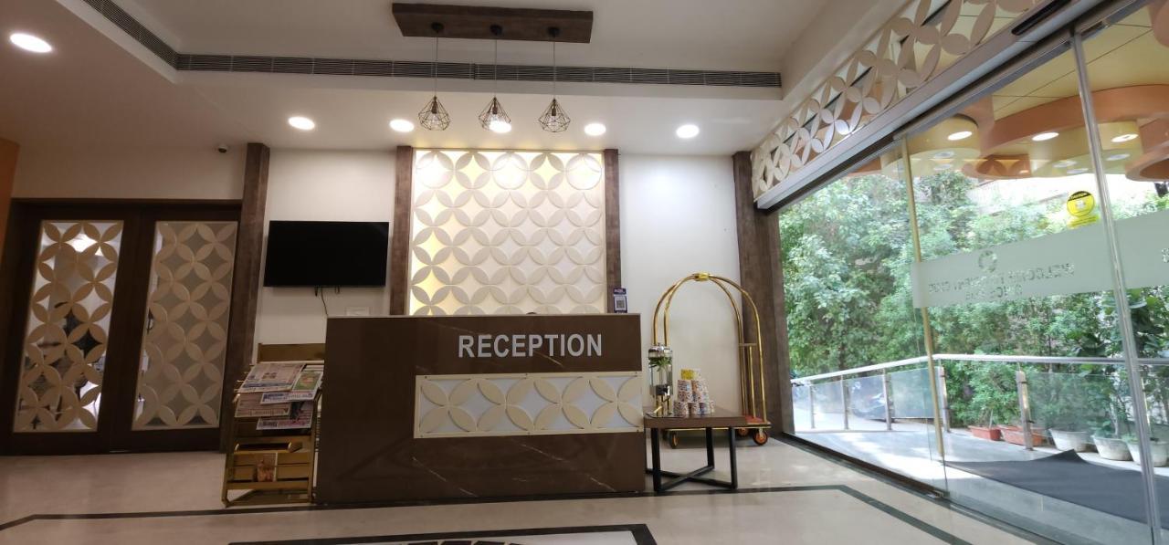 Apricot Hotel , Ahmedabad Exterior photo